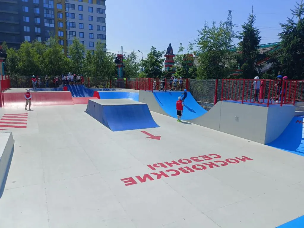 Древопласт «2 в 1» SPRINT - быстросохнущая грунт-эмаль для деревянных фасадов с эффектом пластика (шелковисто-матовая)